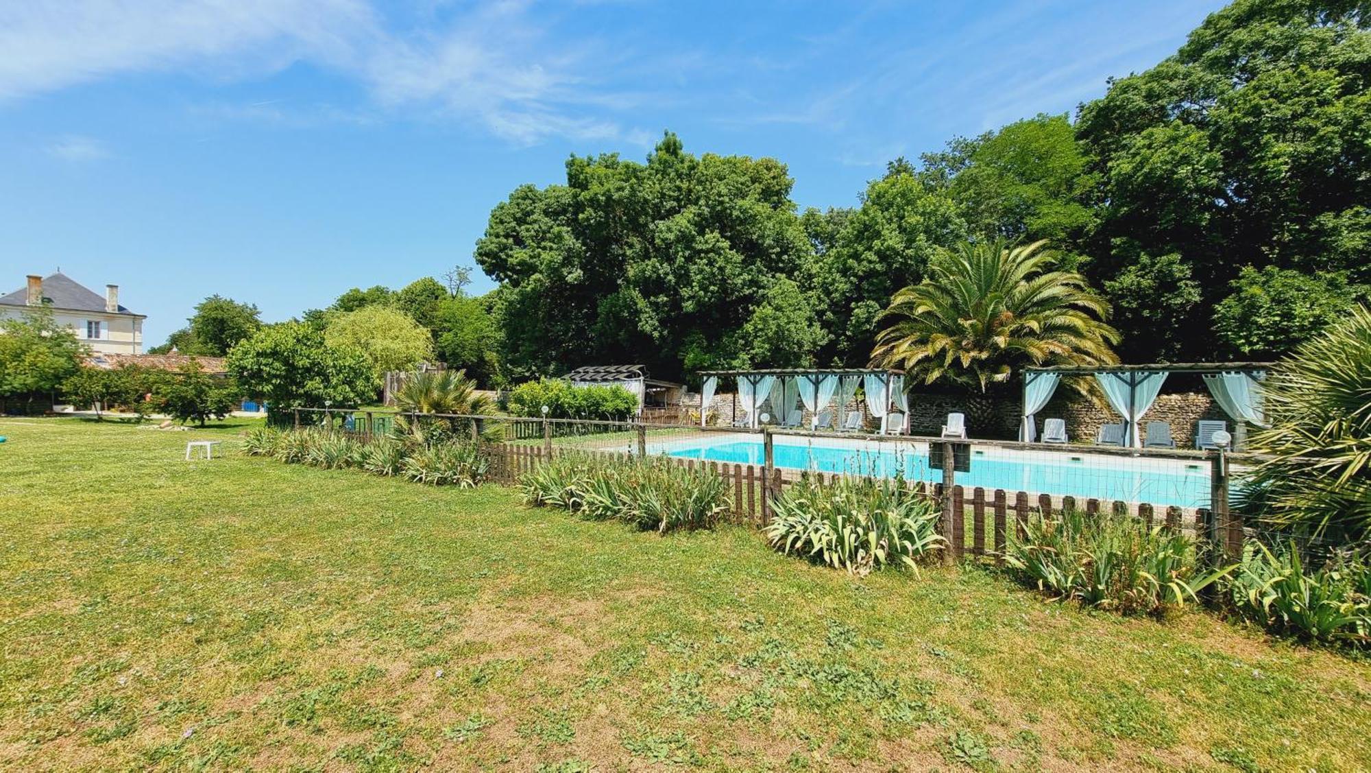 Domaine De Rochebonne Villa Saint-Just-Luzac Ngoại thất bức ảnh